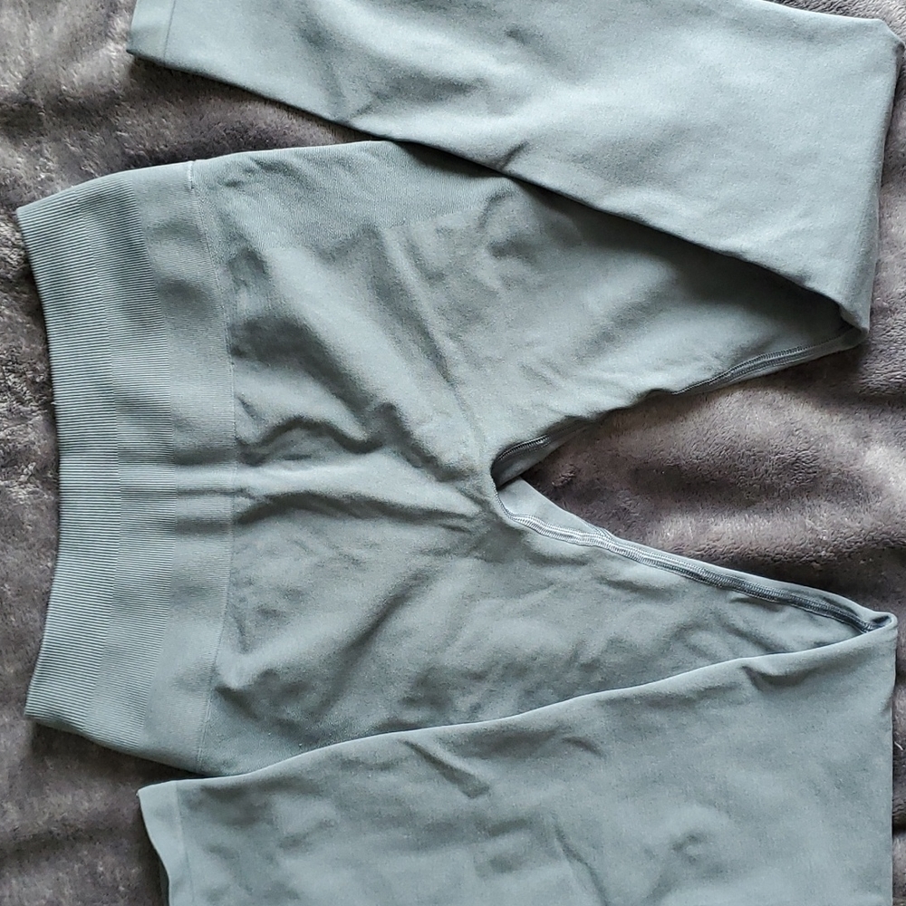 Alphalete amplify legging